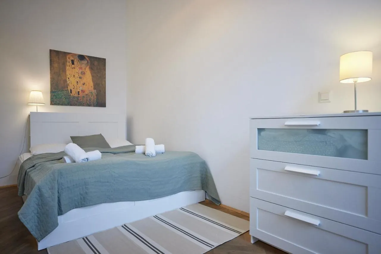Self-Check-In & Perfect Metro Connection I Apartment Vienna Austria